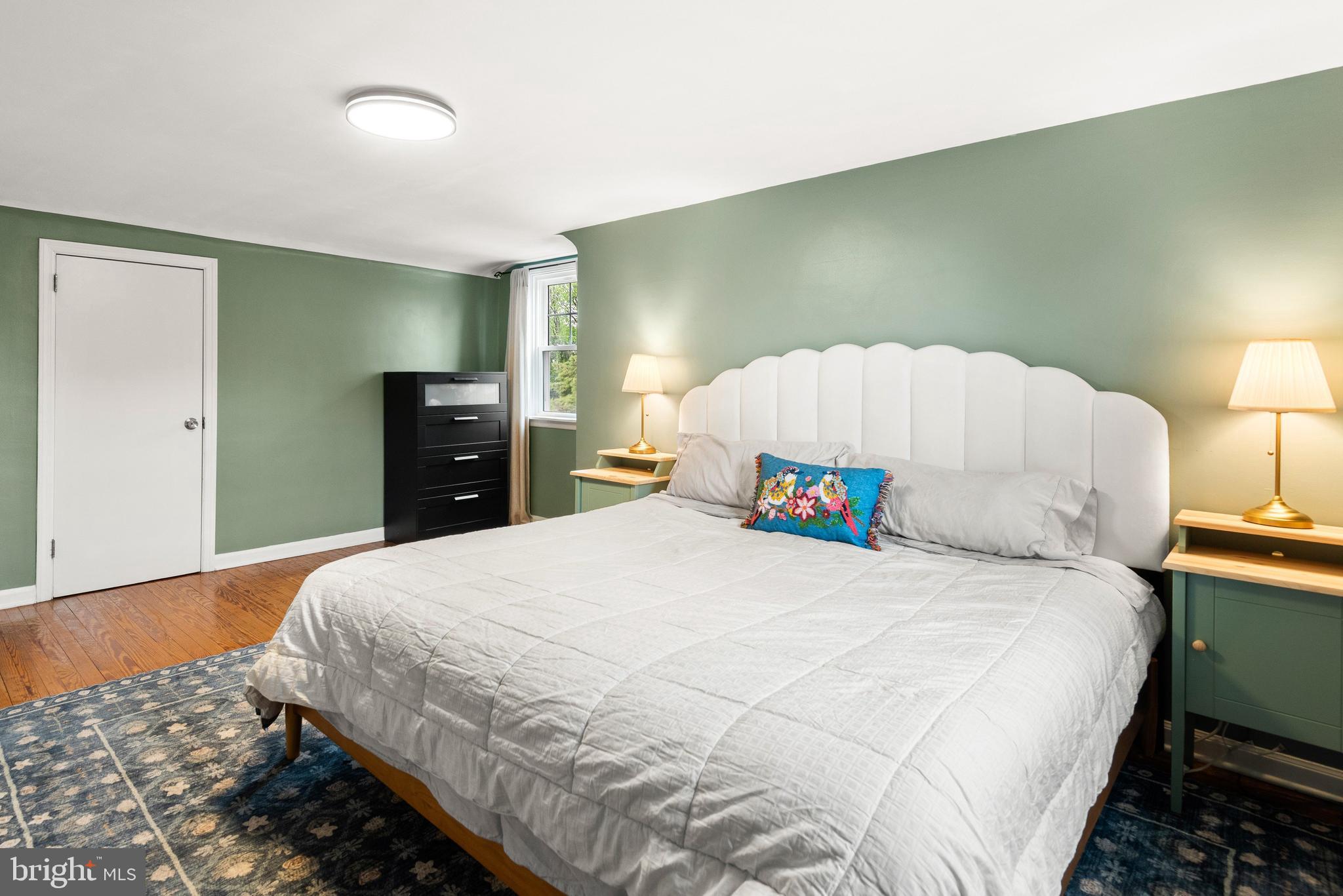 ASTON ARMS - Residential