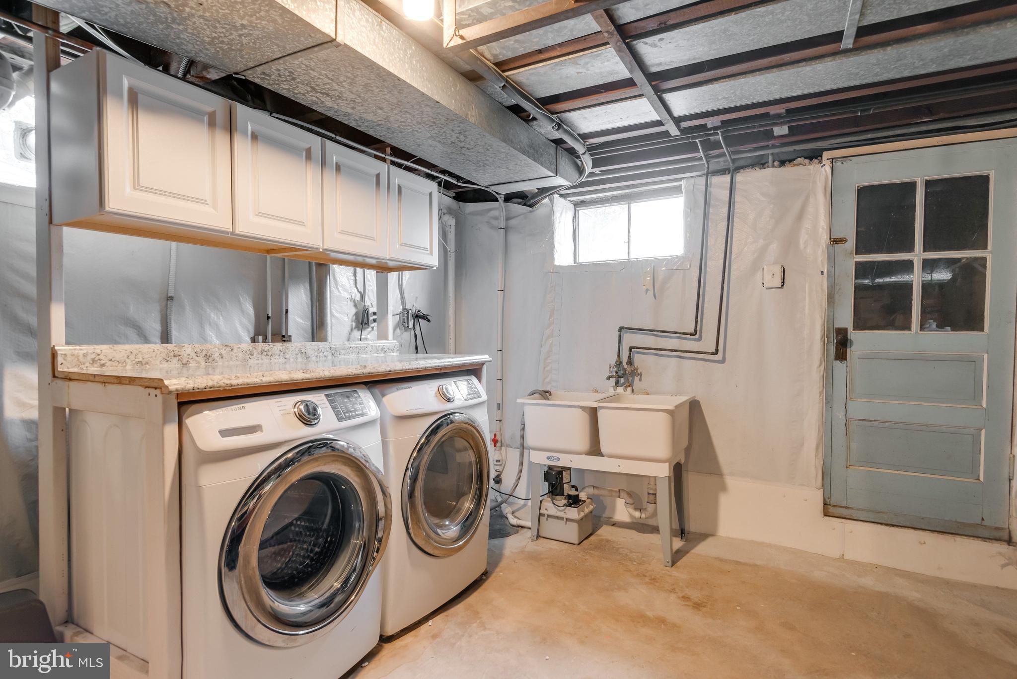 ASTON ARMS - Residential