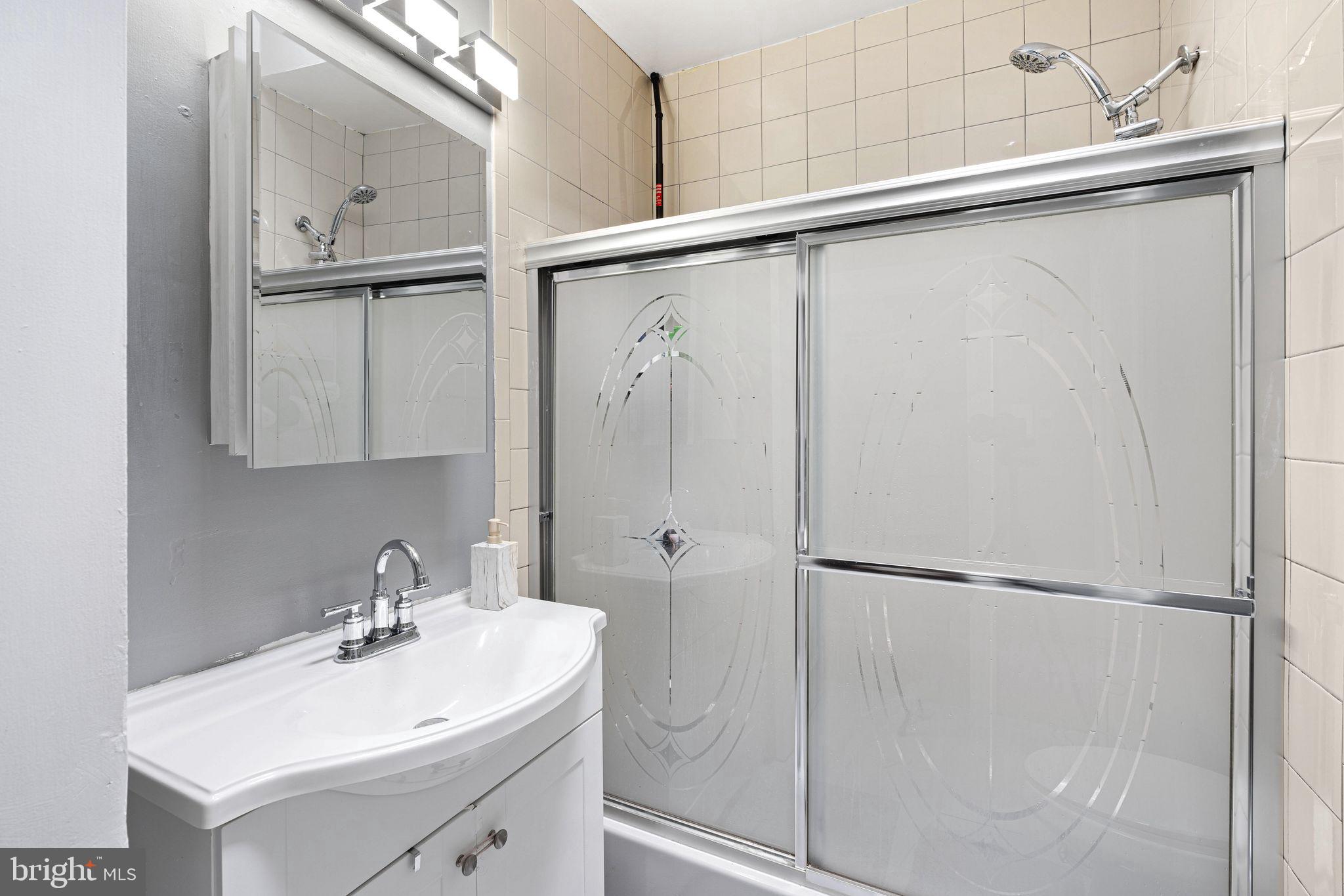 NORTHWOOD - Residential