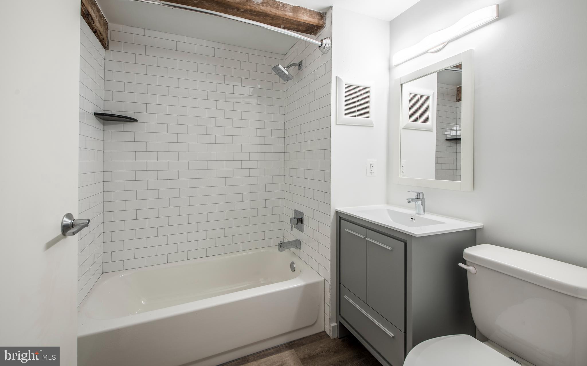 LOWER MOYAMENSING - Residential Lease