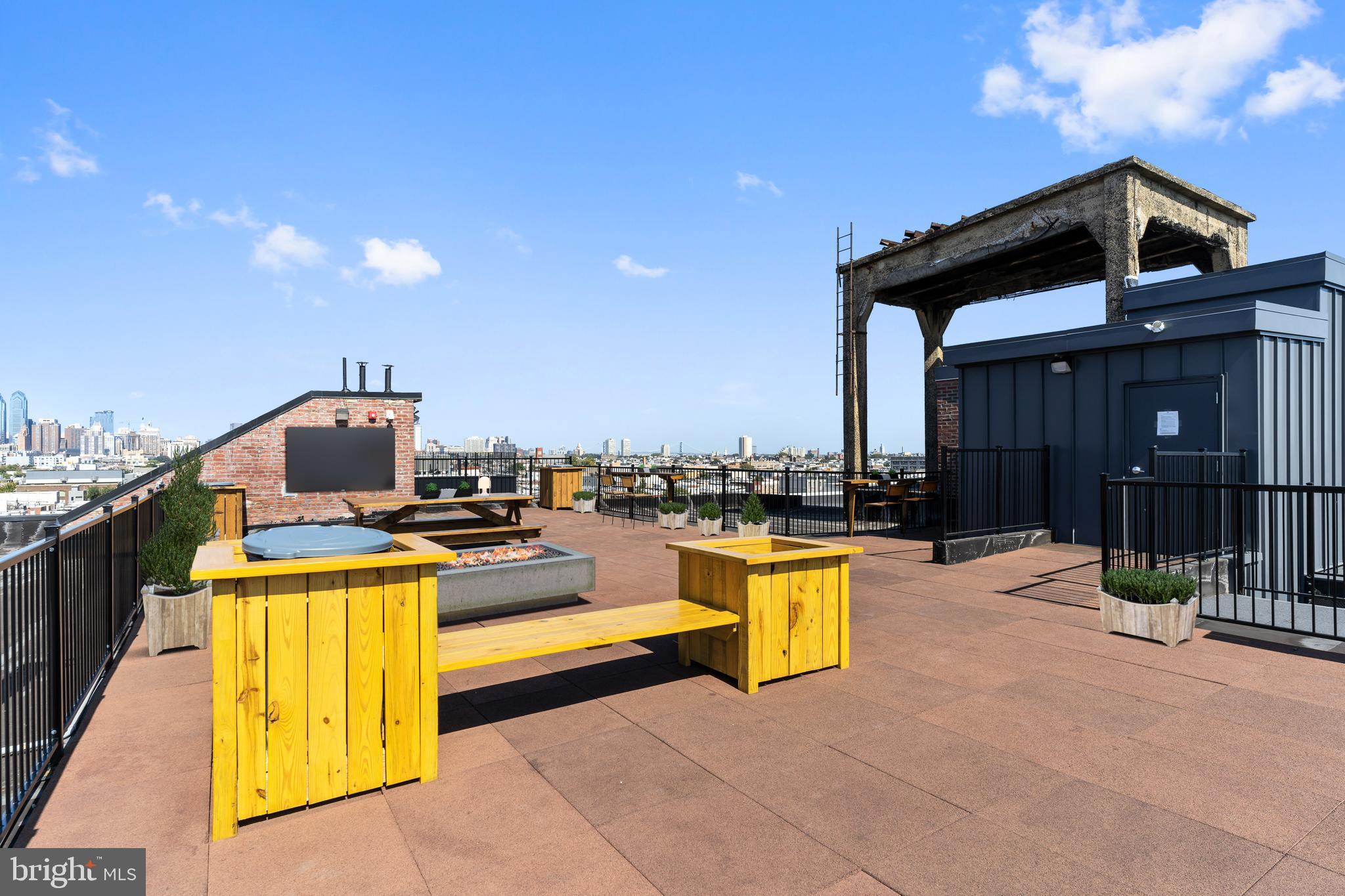 LOWER MOYAMENSING - Residential Lease