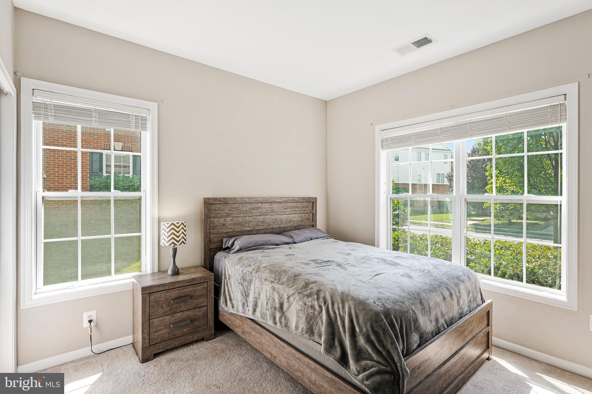 LOUDOUN VALLEY ESTATES 2 - Residential Lease