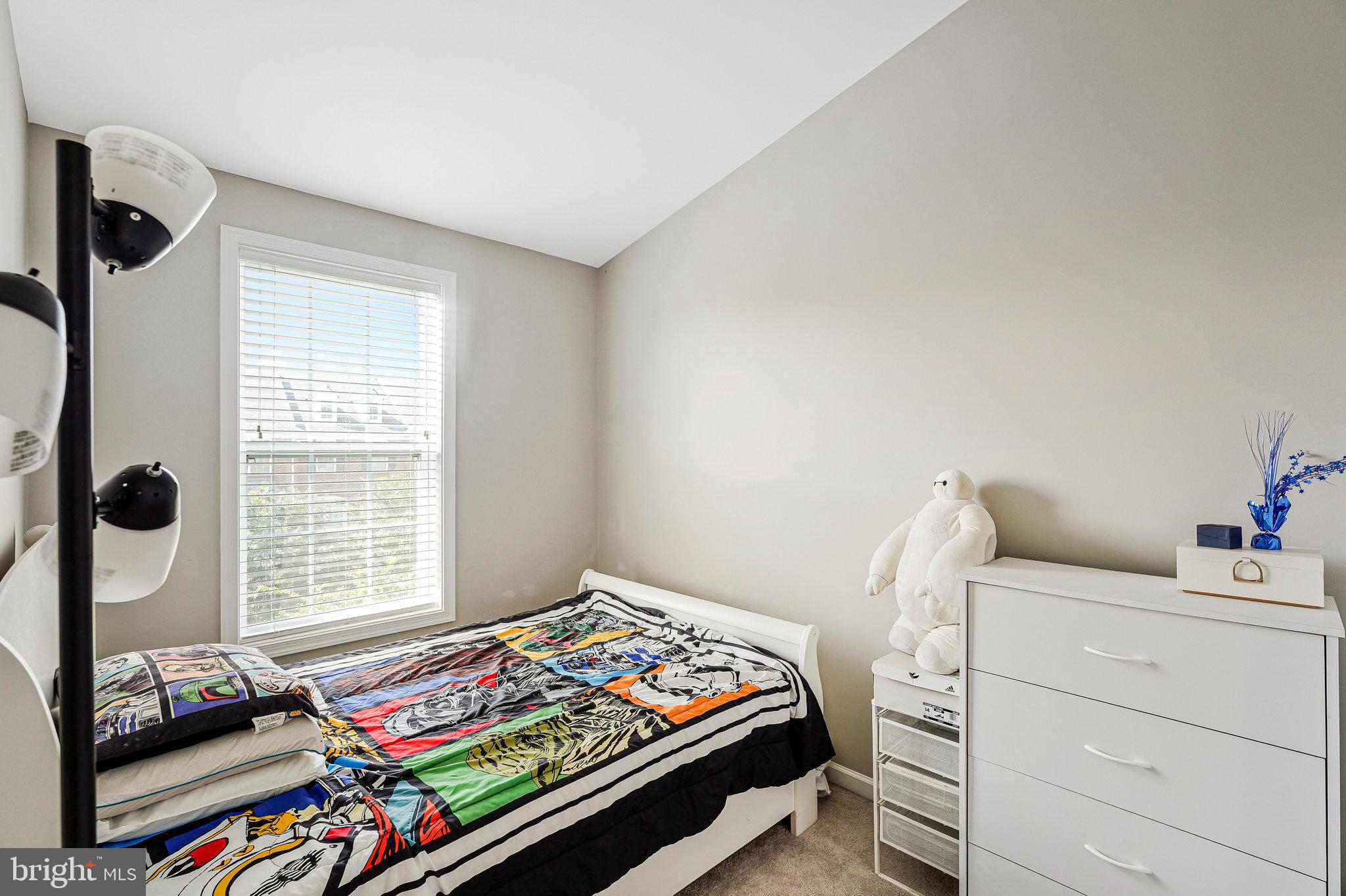 LOUDOUN VALLEY ESTATES 2 - Residential Lease