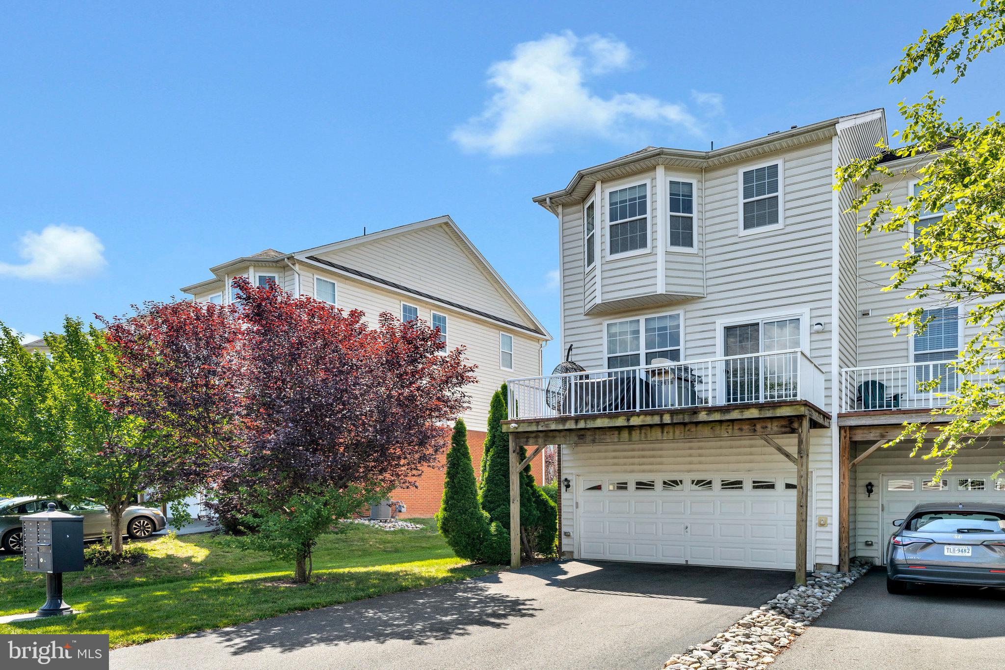 LOUDOUN VALLEY ESTATES 2 - Residential Lease