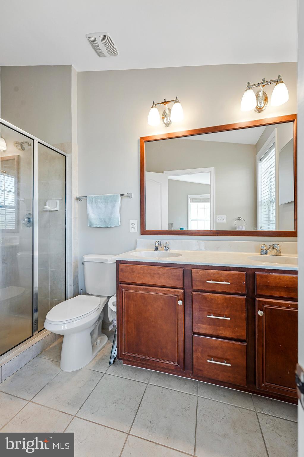 LOUDOUN VALLEY ESTATES 2 - Residential Lease