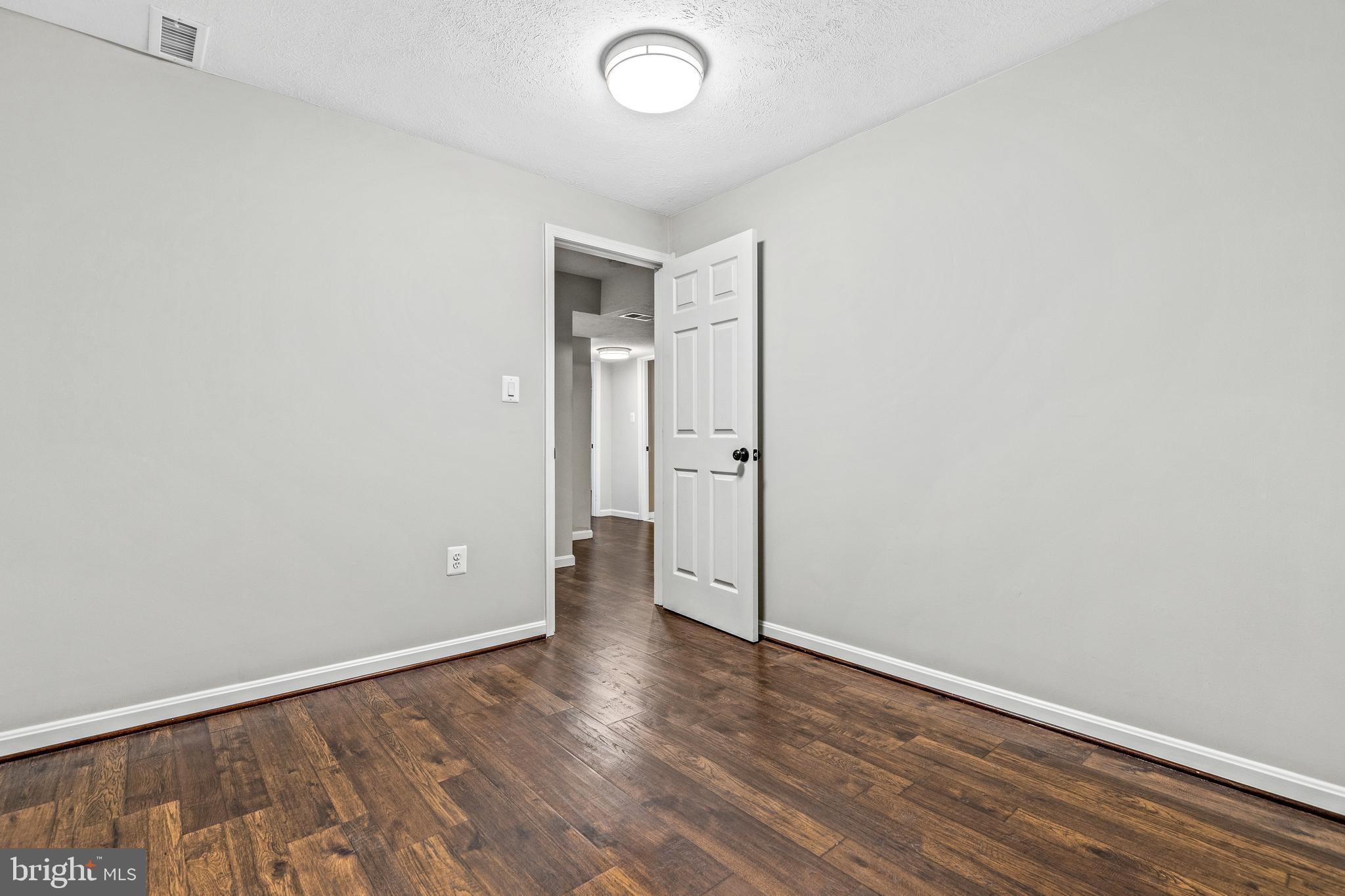 NORTH BARNABY - Residential