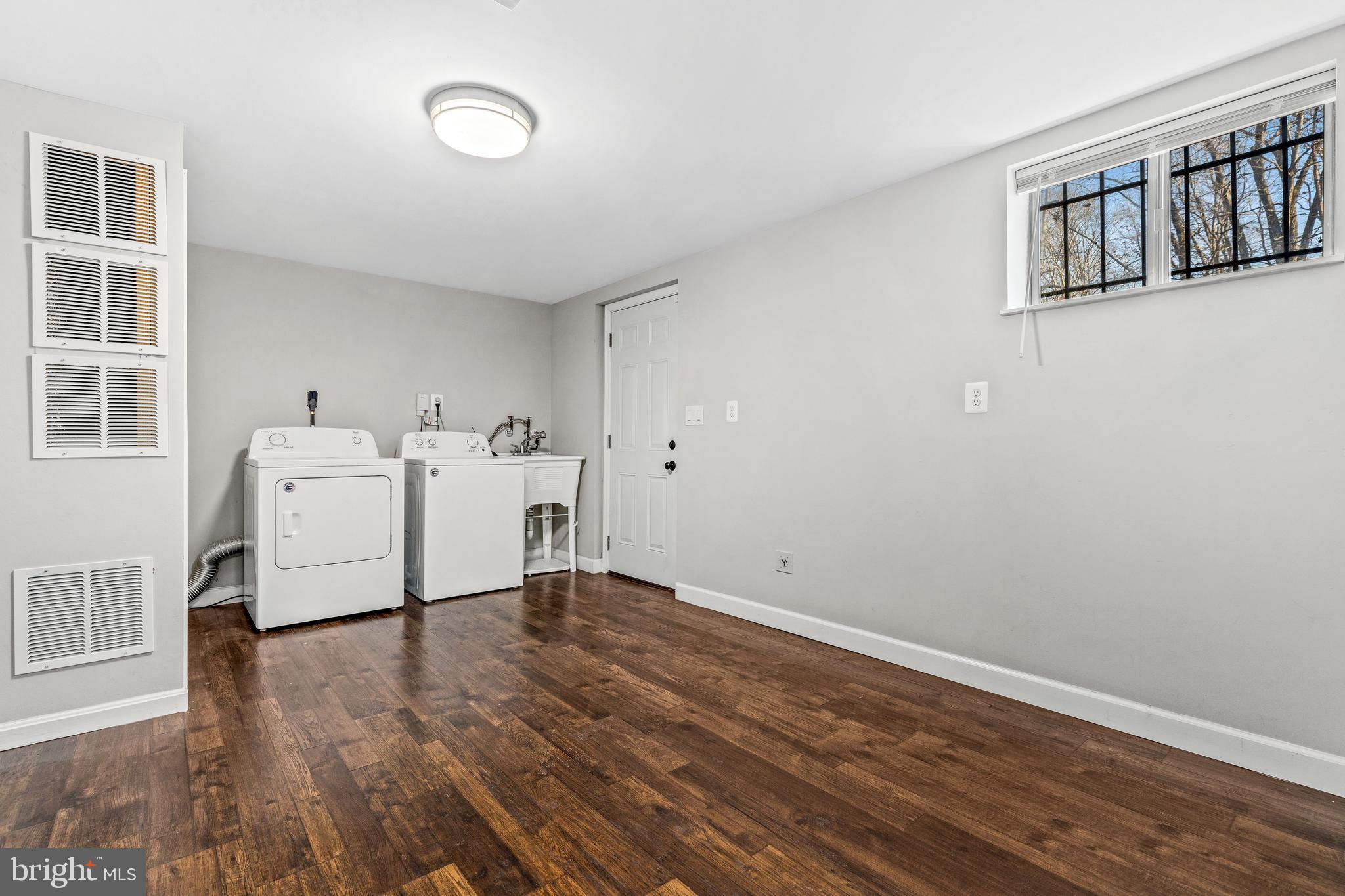 NORTH BARNABY - Residential