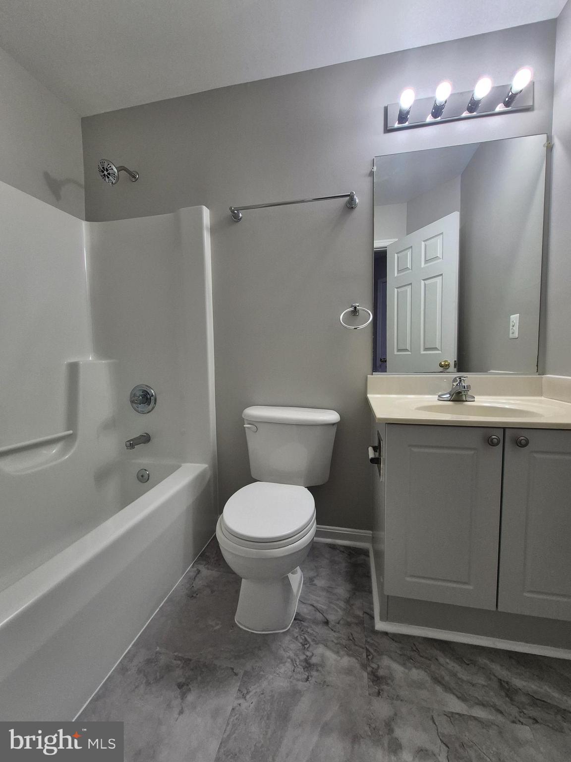 WELLINGTON TRACE - Residential Lease