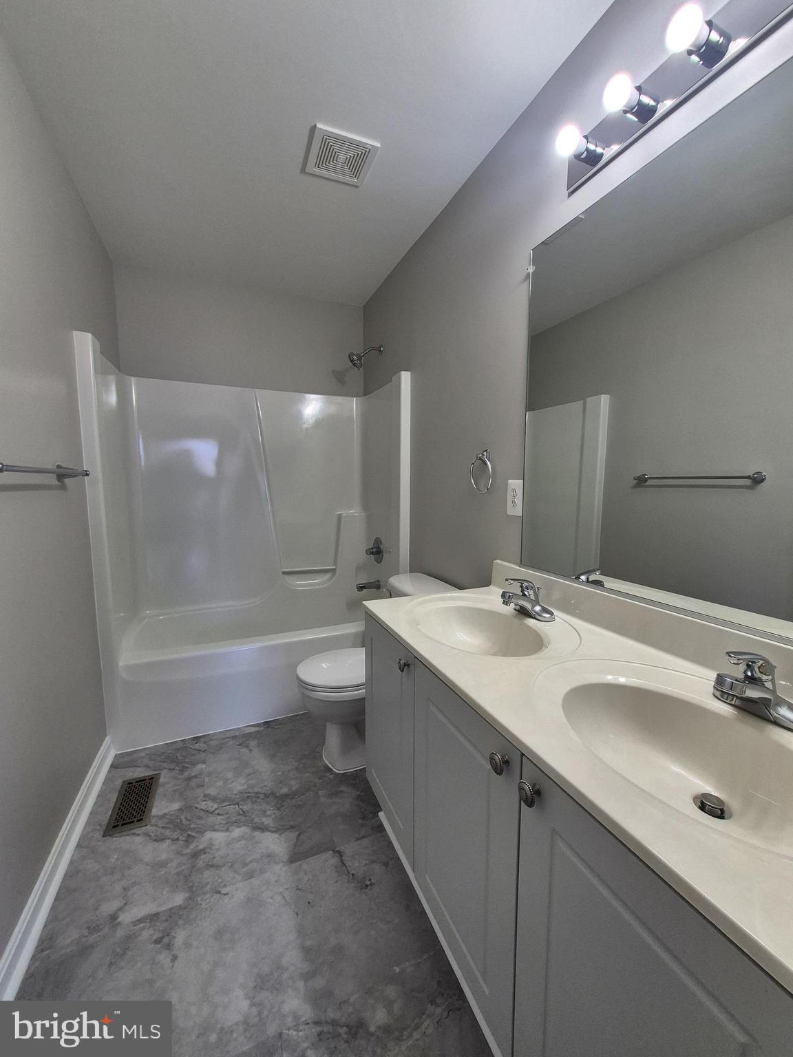 WELLINGTON TRACE - Residential Lease