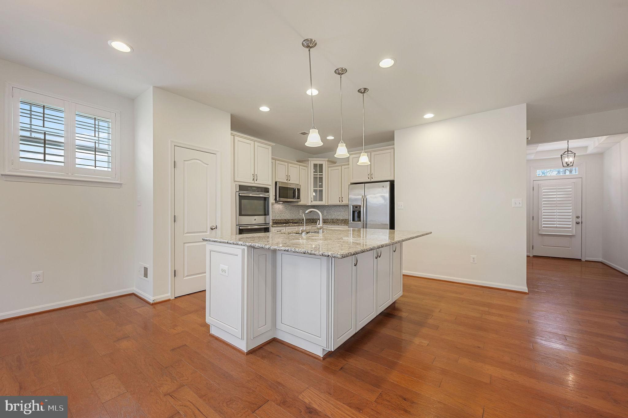 LONGACRE VILLAGE - Residential