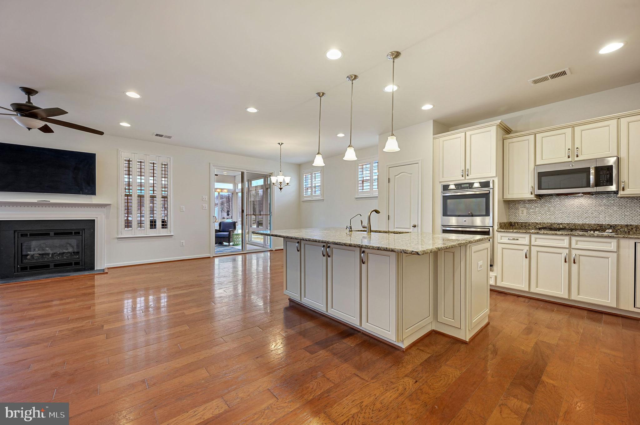 147 N RED HAVEN LANE