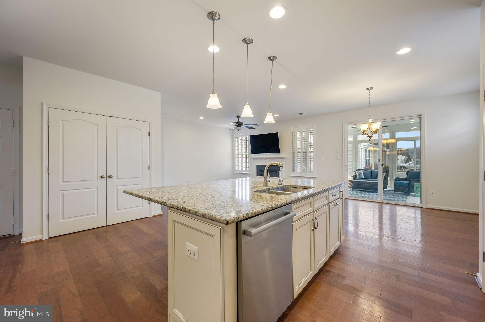 LONGACRE VILLAGE - Residential