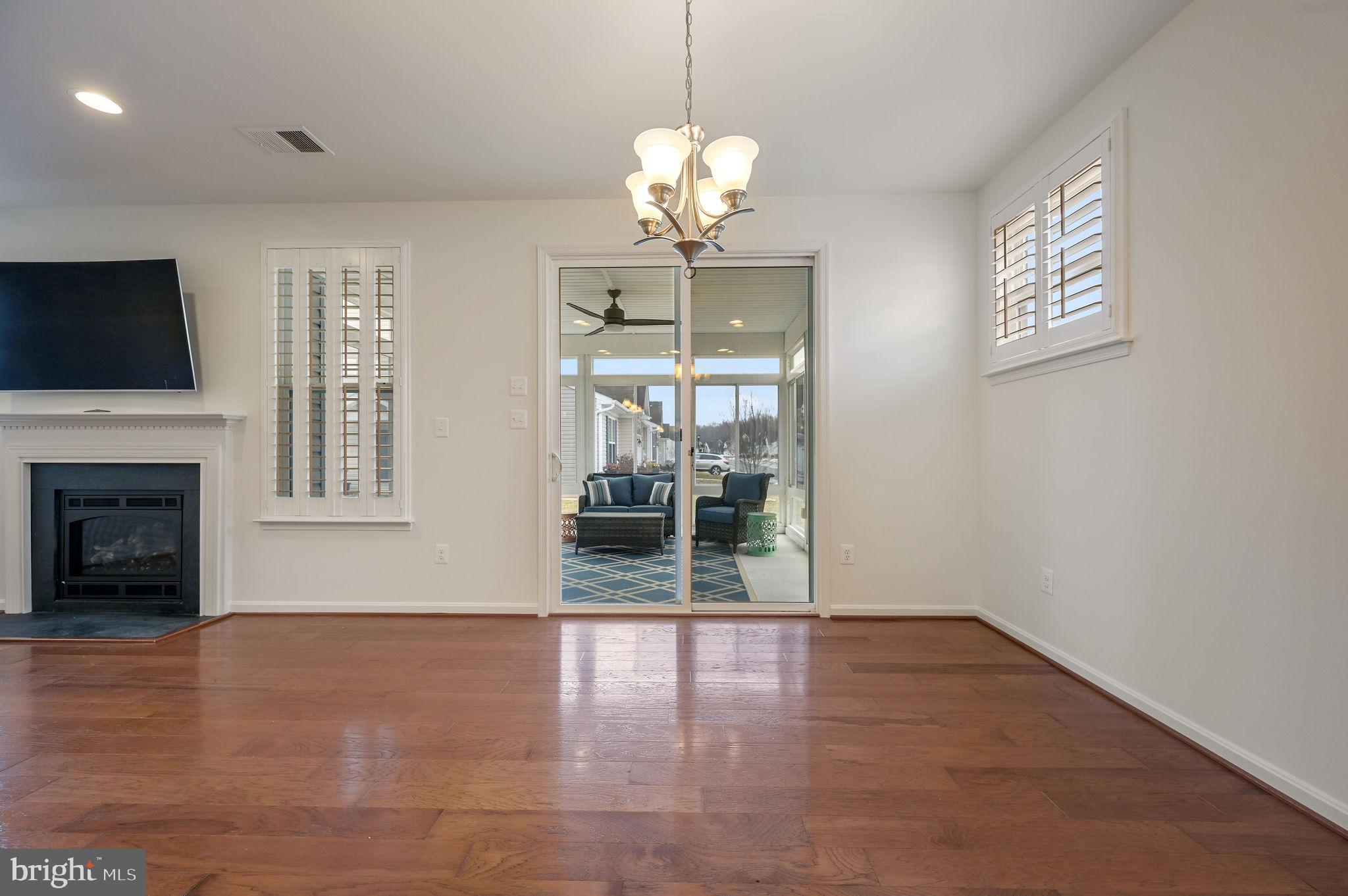 LONGACRE VILLAGE - Residential