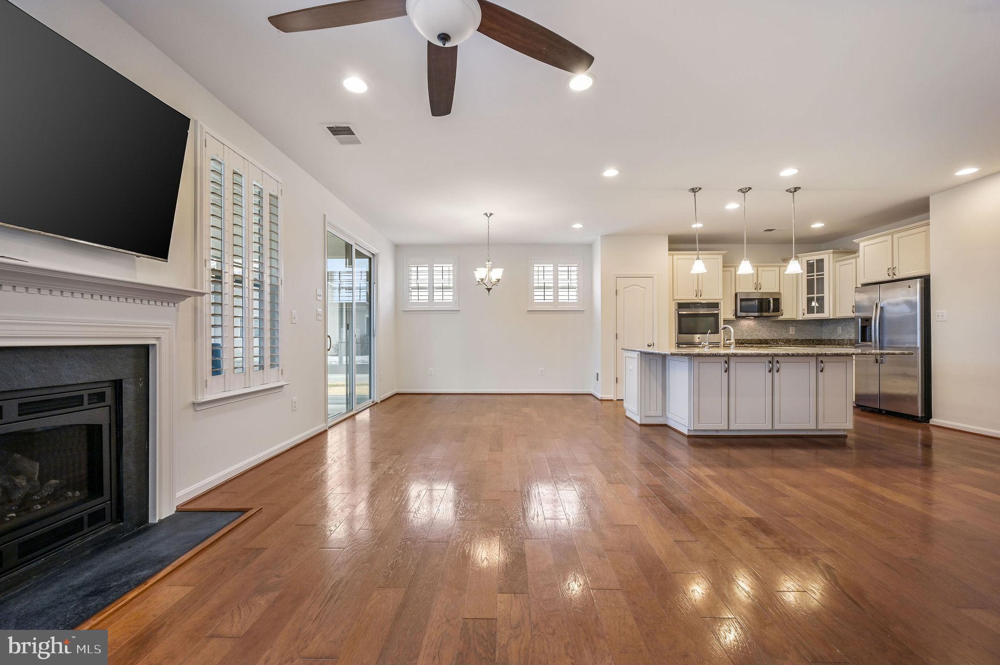 LONGACRE VILLAGE - Residential