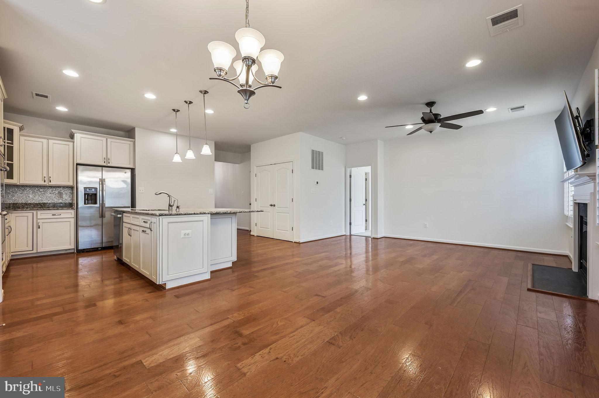 LONGACRE VILLAGE - Residential