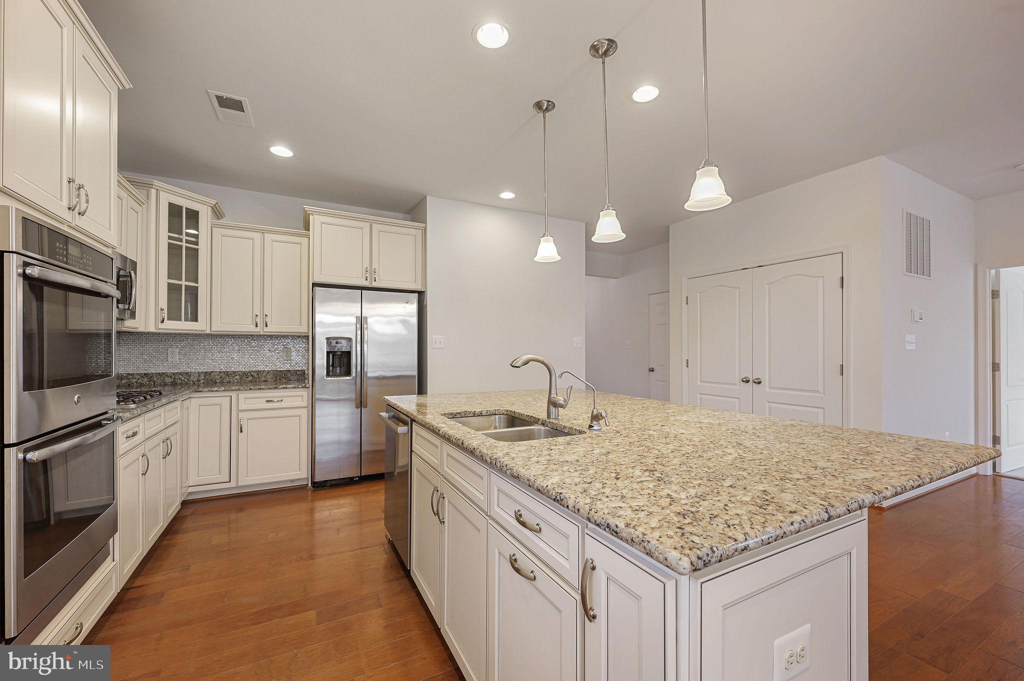 LONGACRE VILLAGE - Residential