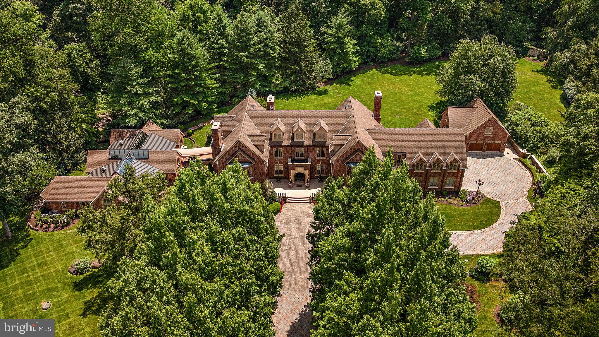17 SUMMIT LANE