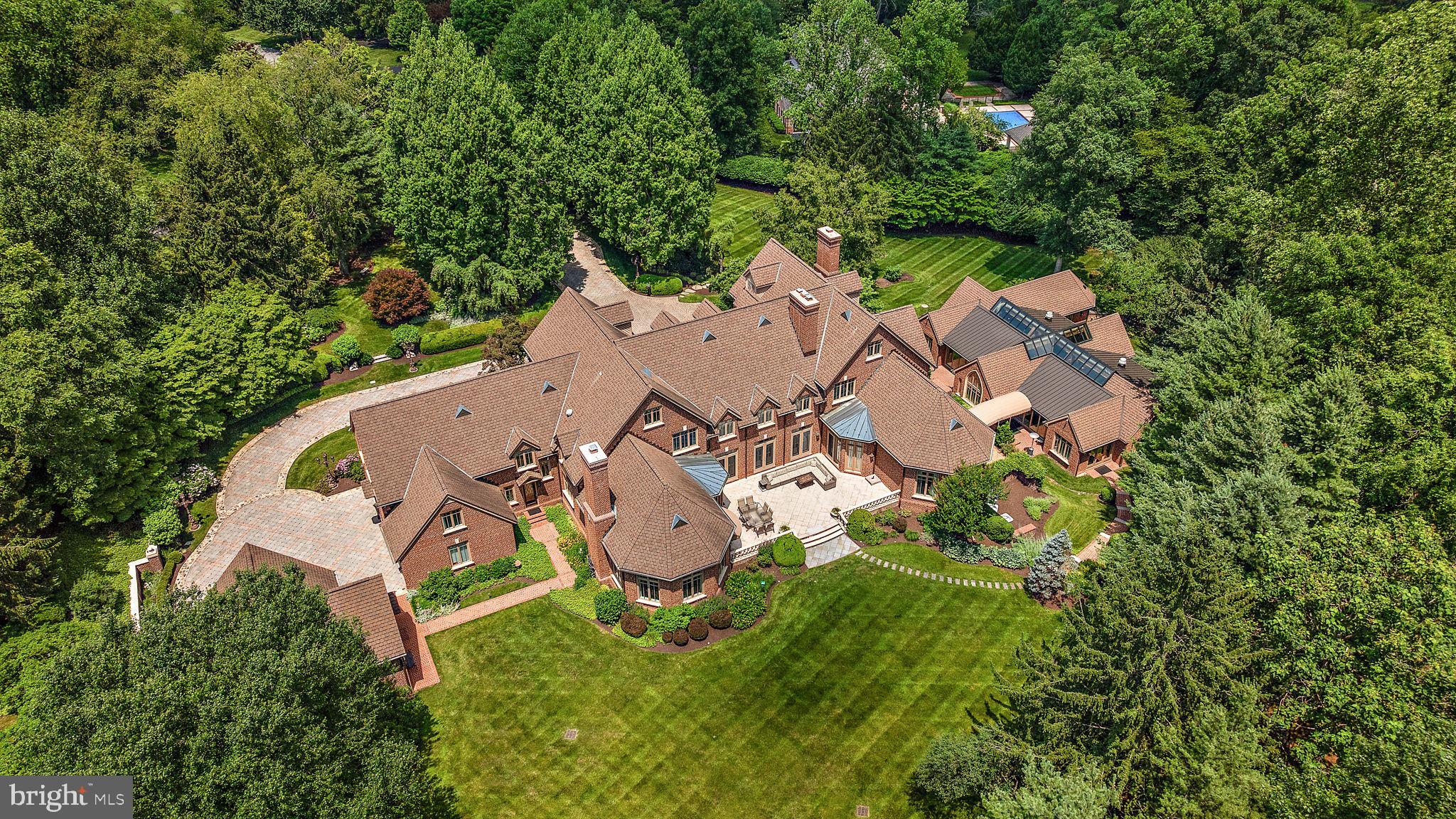 17 SUMMIT LANE