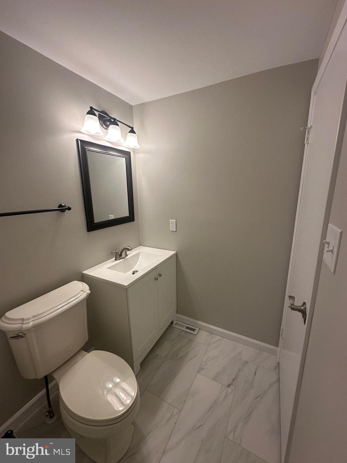 ELIZABETHS LANDING - Residential Lease