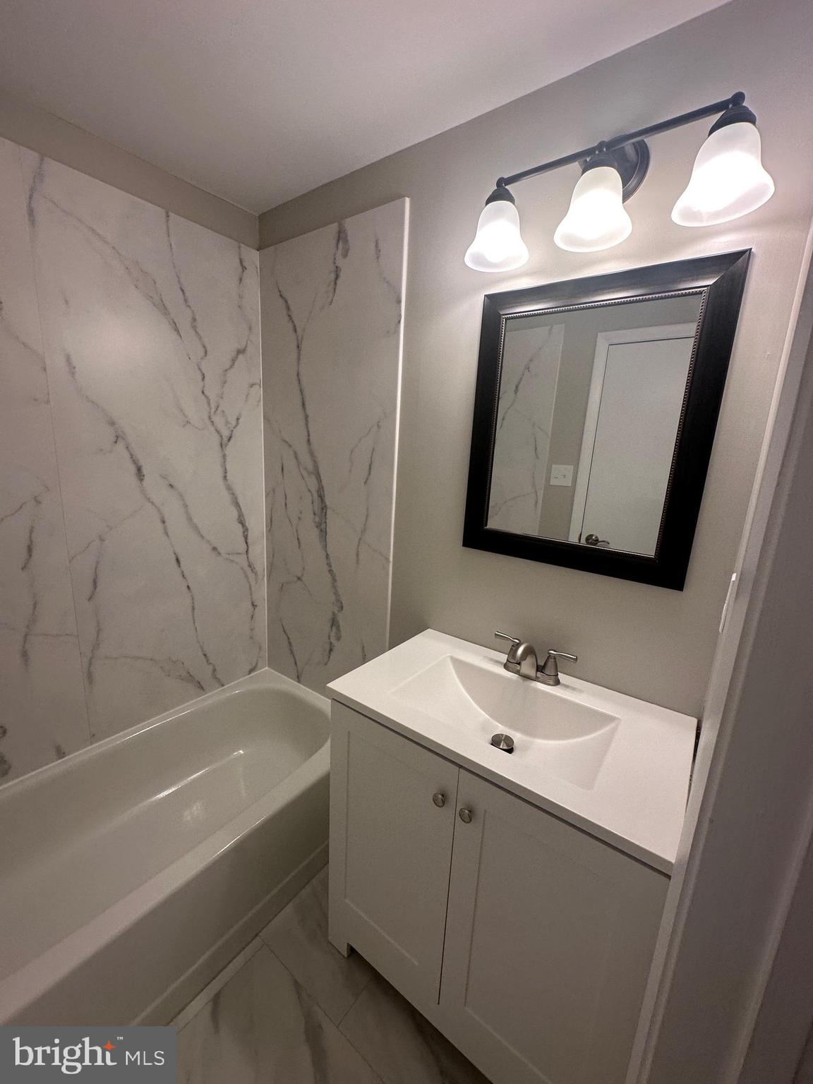 ELIZABETHS LANDING - Residential Lease