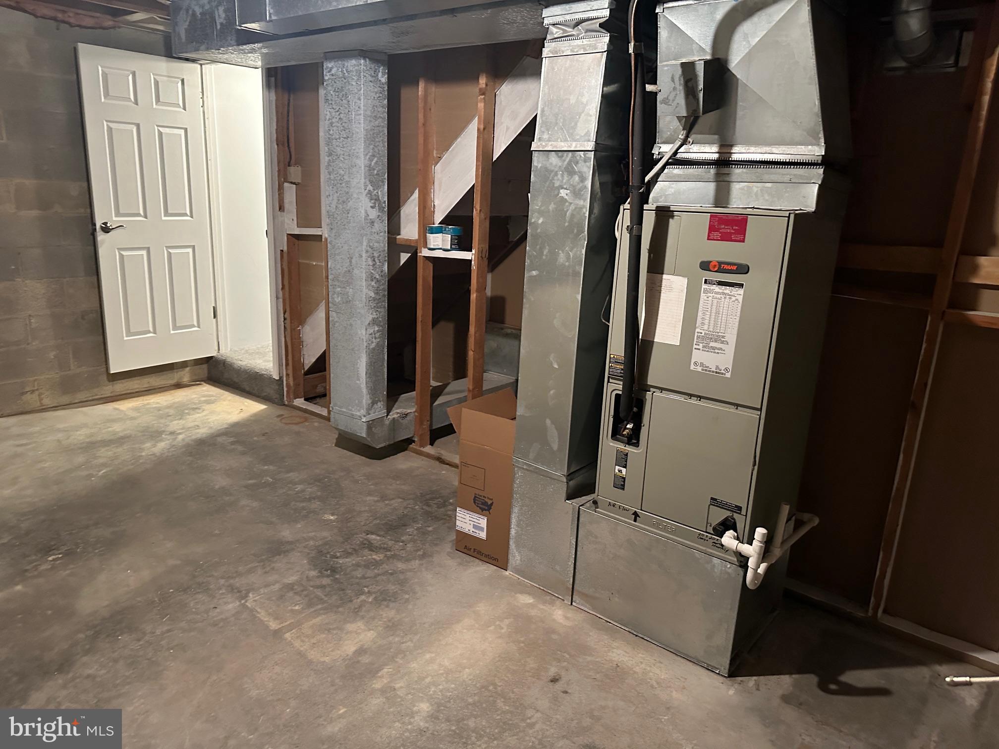 ELIZABETHS LANDING - Residential Lease