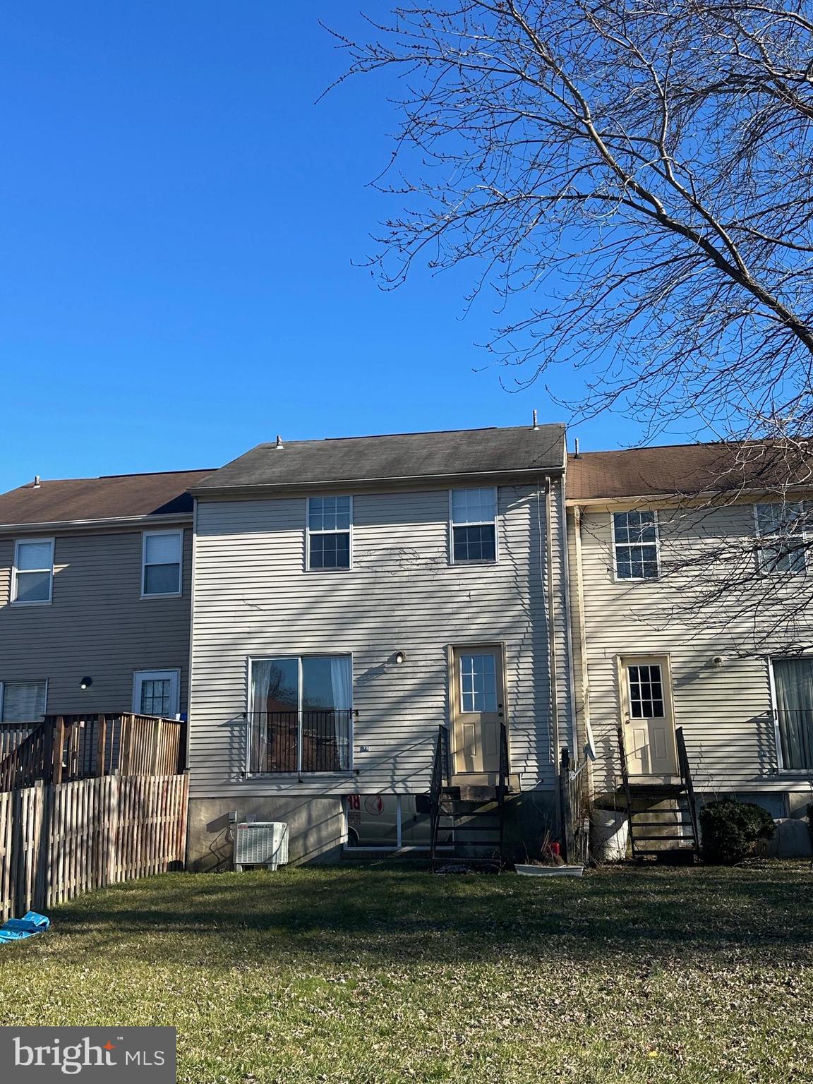 ELIZABETHS LANDING - Residential Lease