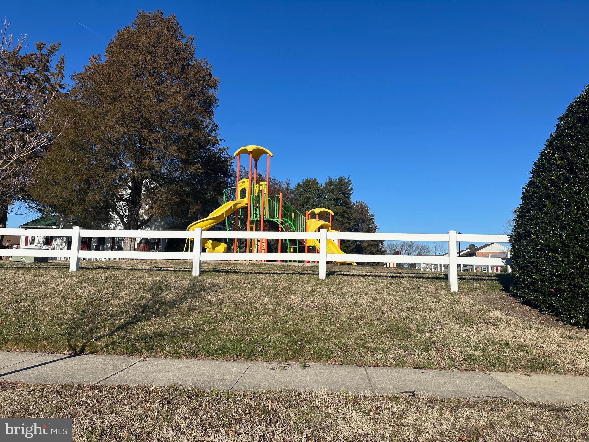 ELIZABETHS LANDING - Residential Lease