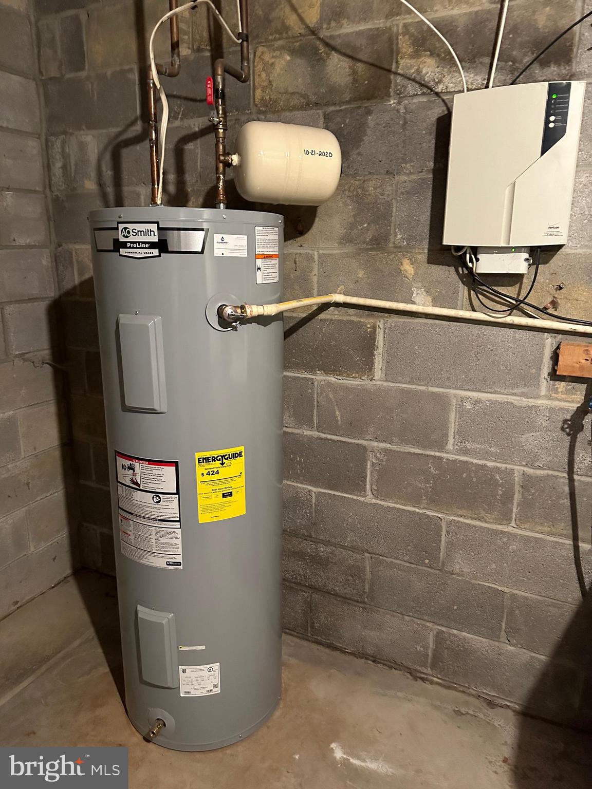 ELIZABETHS LANDING - Residential Lease