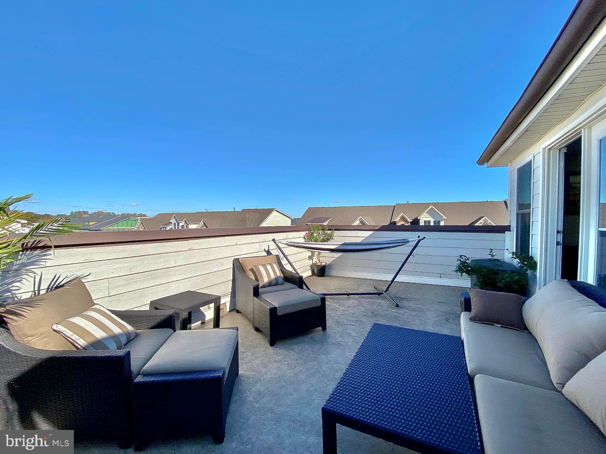 ONE LOUDOUN - Residential