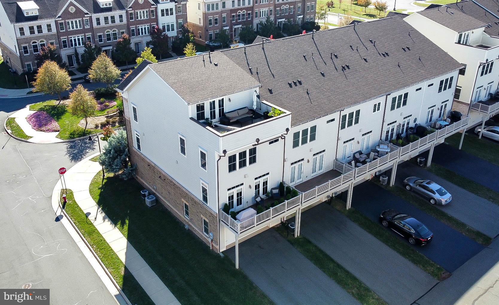 ONE LOUDOUN - Residential