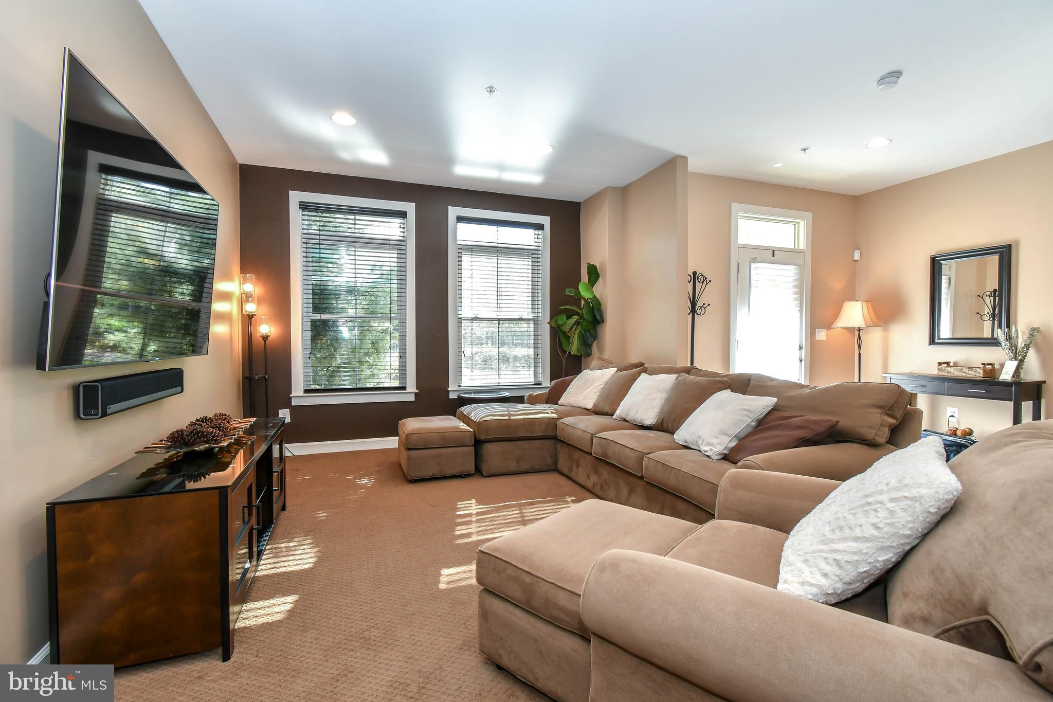 ONE LOUDOUN - Residential