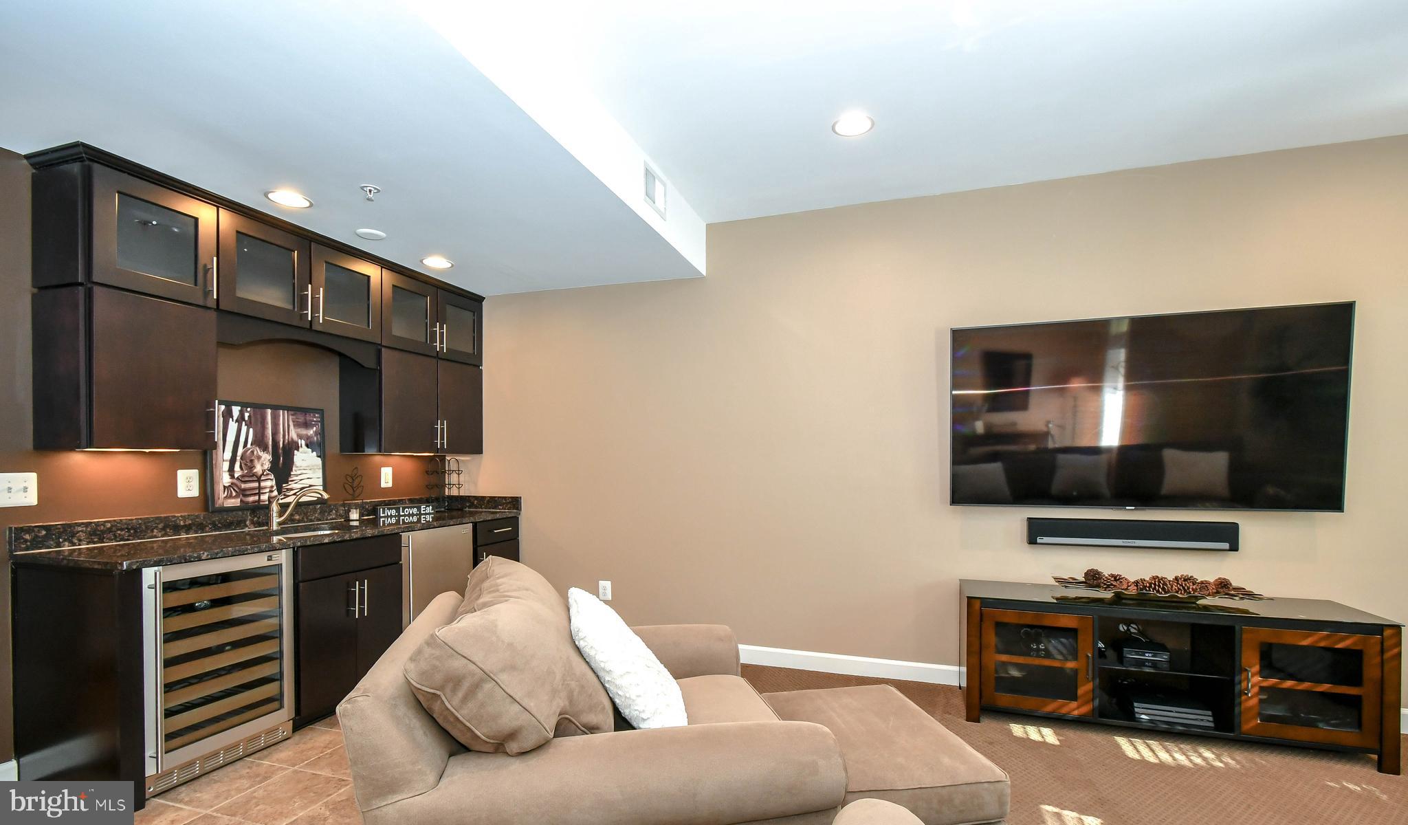 ONE LOUDOUN - Residential