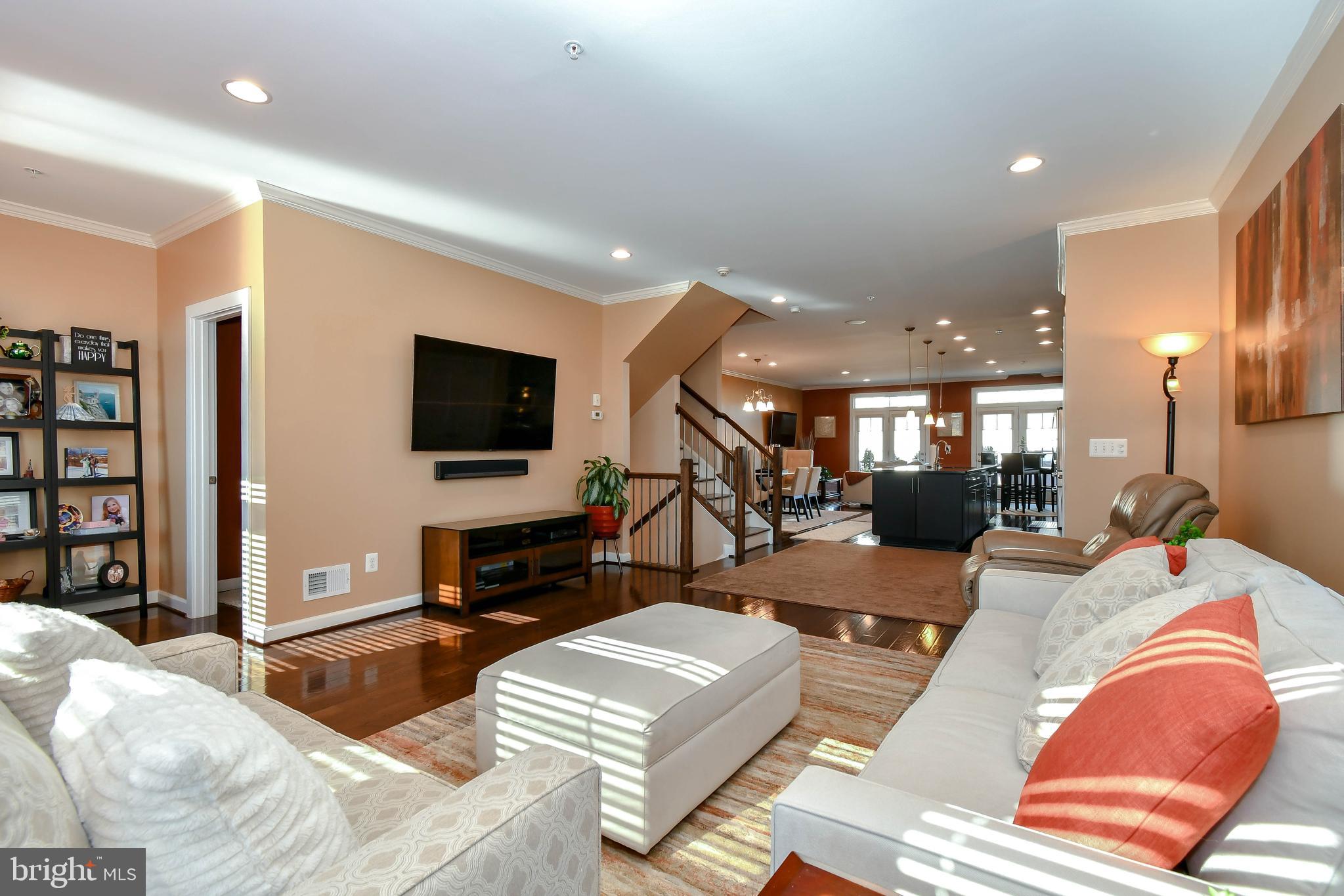 ONE LOUDOUN - Residential