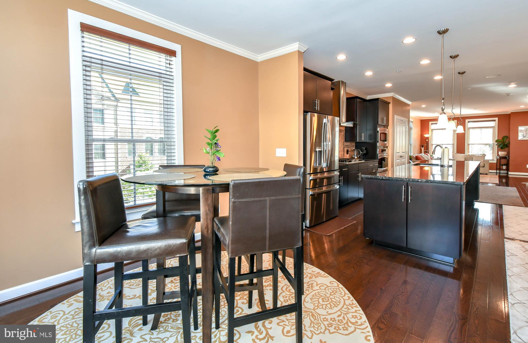 ONE LOUDOUN - Residential