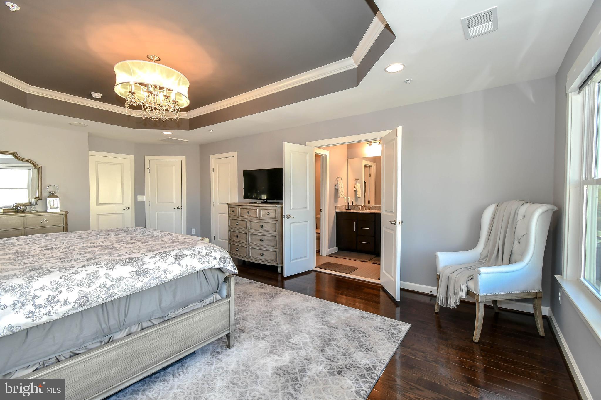 ONE LOUDOUN - Residential