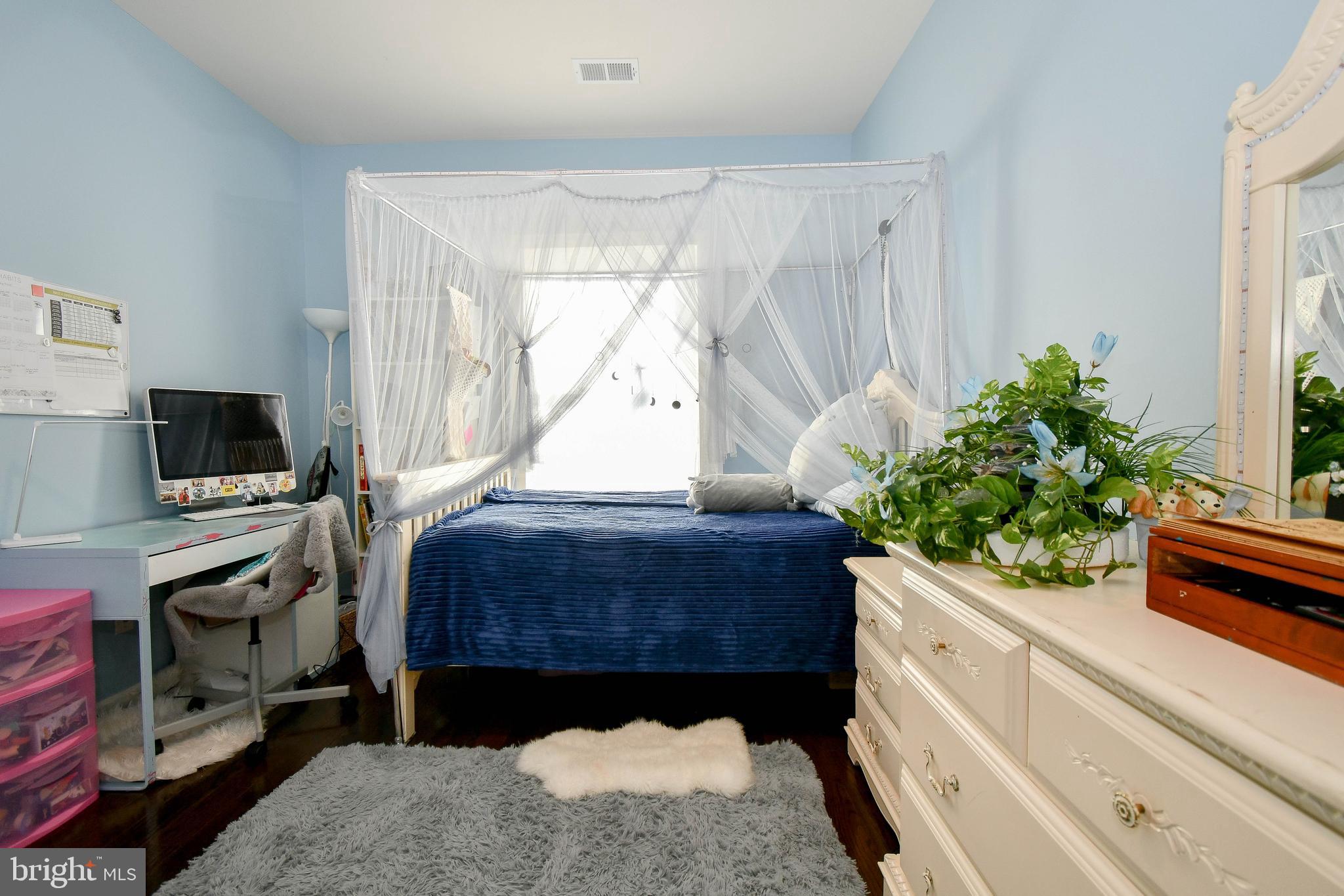 ONE LOUDOUN - Residential