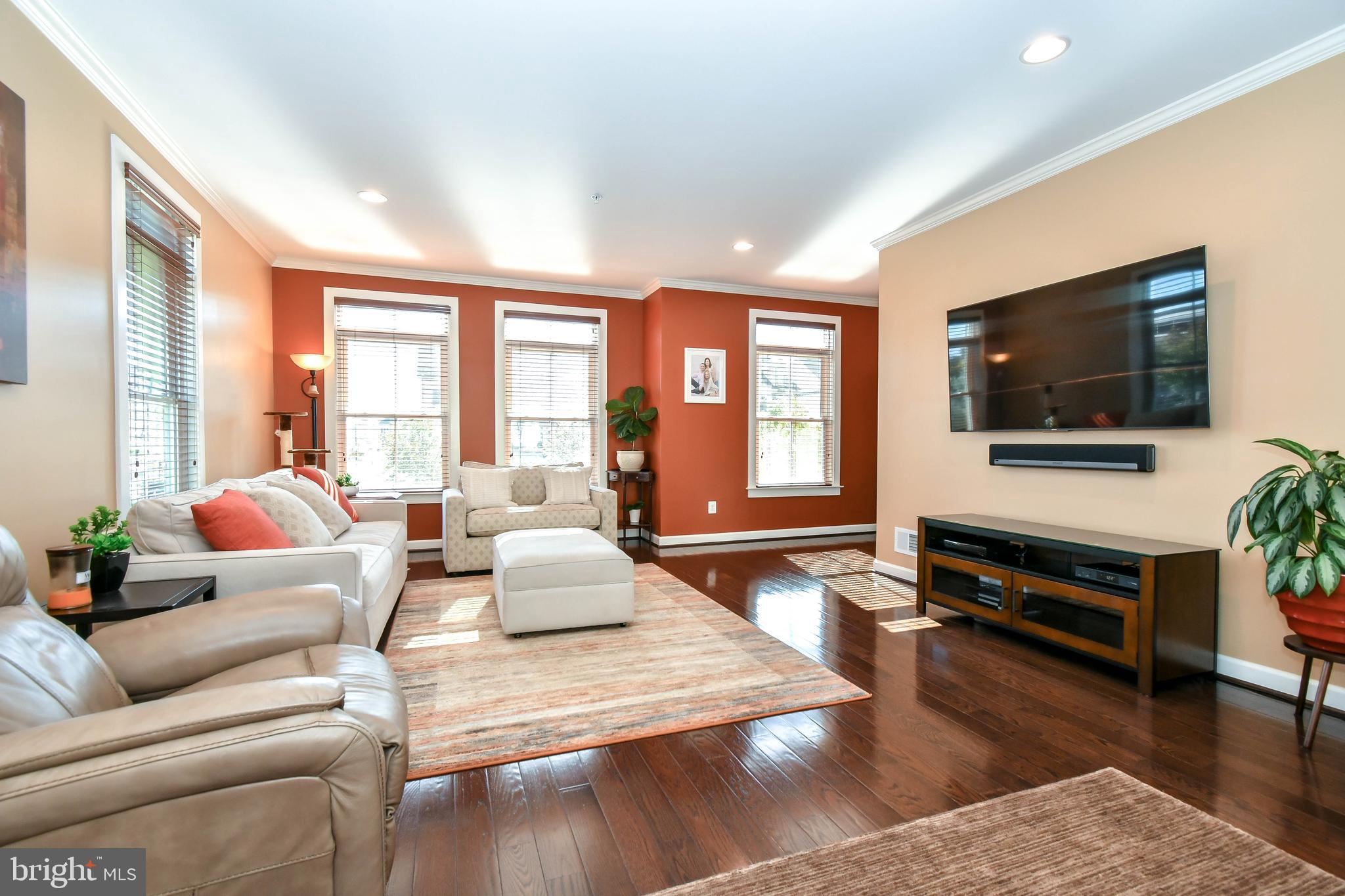 ONE LOUDOUN - Residential