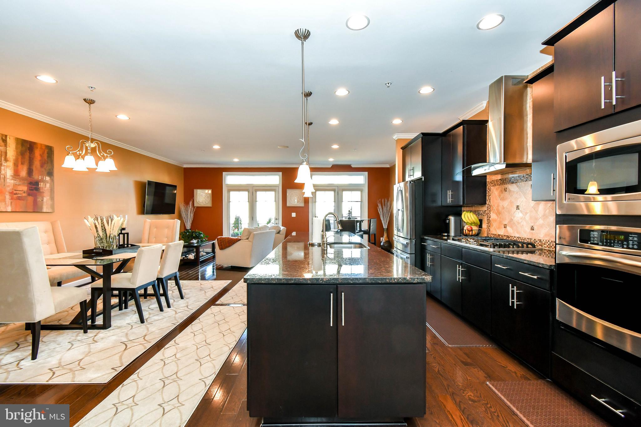 ONE LOUDOUN - Residential