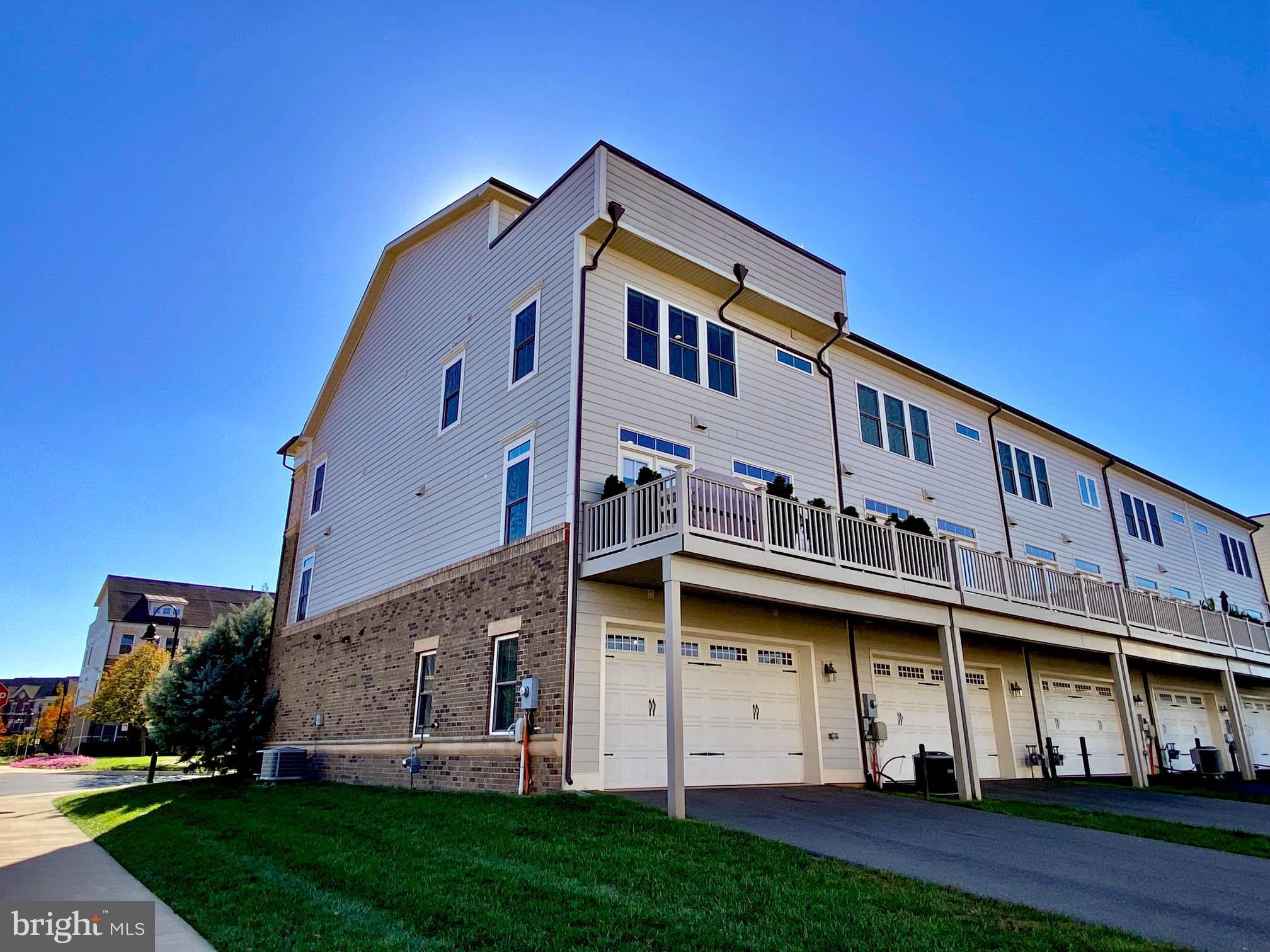 ONE LOUDOUN - Residential