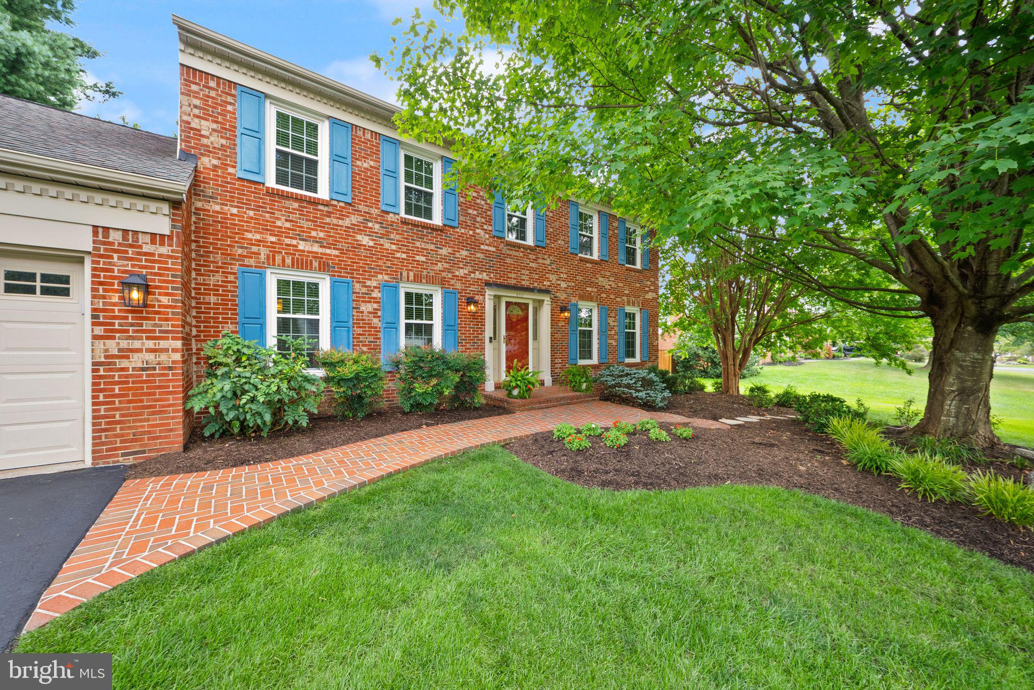 2711 MUSTANG DRIVE