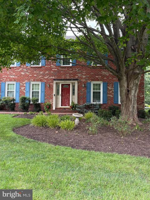Photo of 2711 Mustang Drive, HERNDON, VA 20171 (MLS # VAFX2320454)