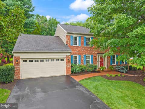 Photo of 2711 Mustang Drive, HERNDON, VA 20171 (MLS # VAFX2320454)