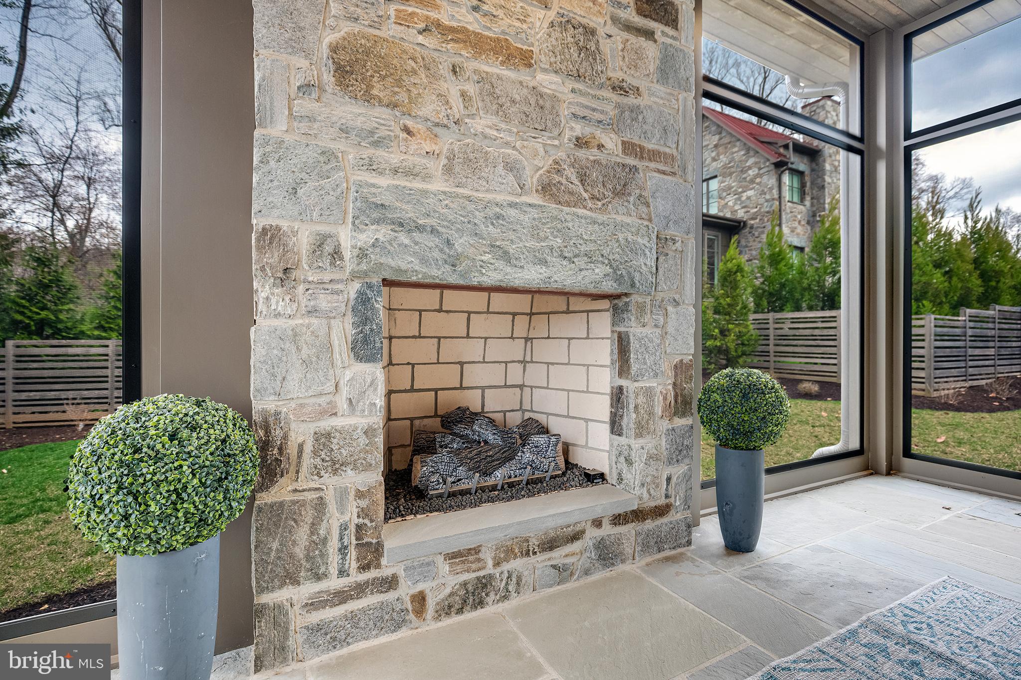 LONGWOOD - Residential