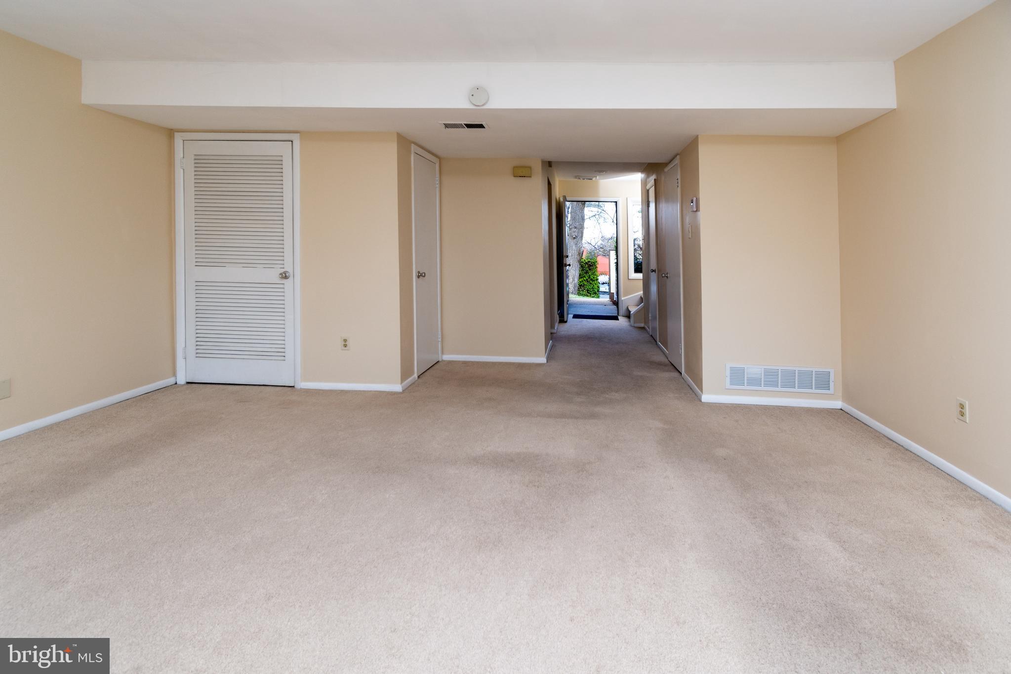 VILLAGE II - Residential Lease