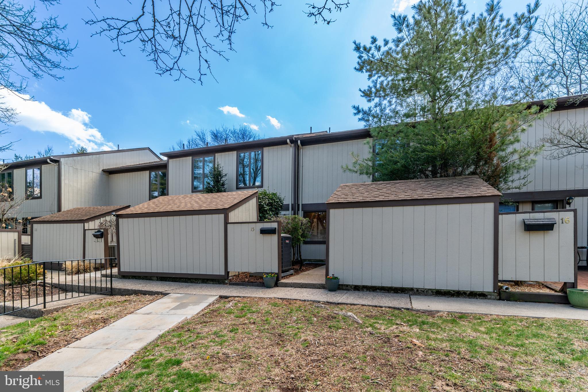 VILLAGE II - Residential Lease