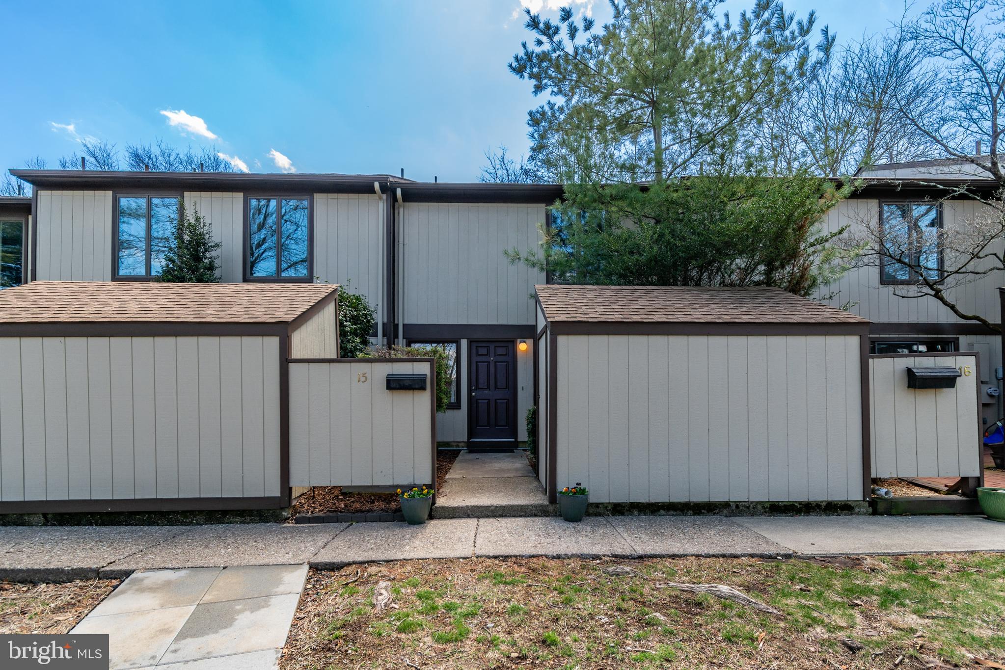 VILLAGE II - Residential Lease