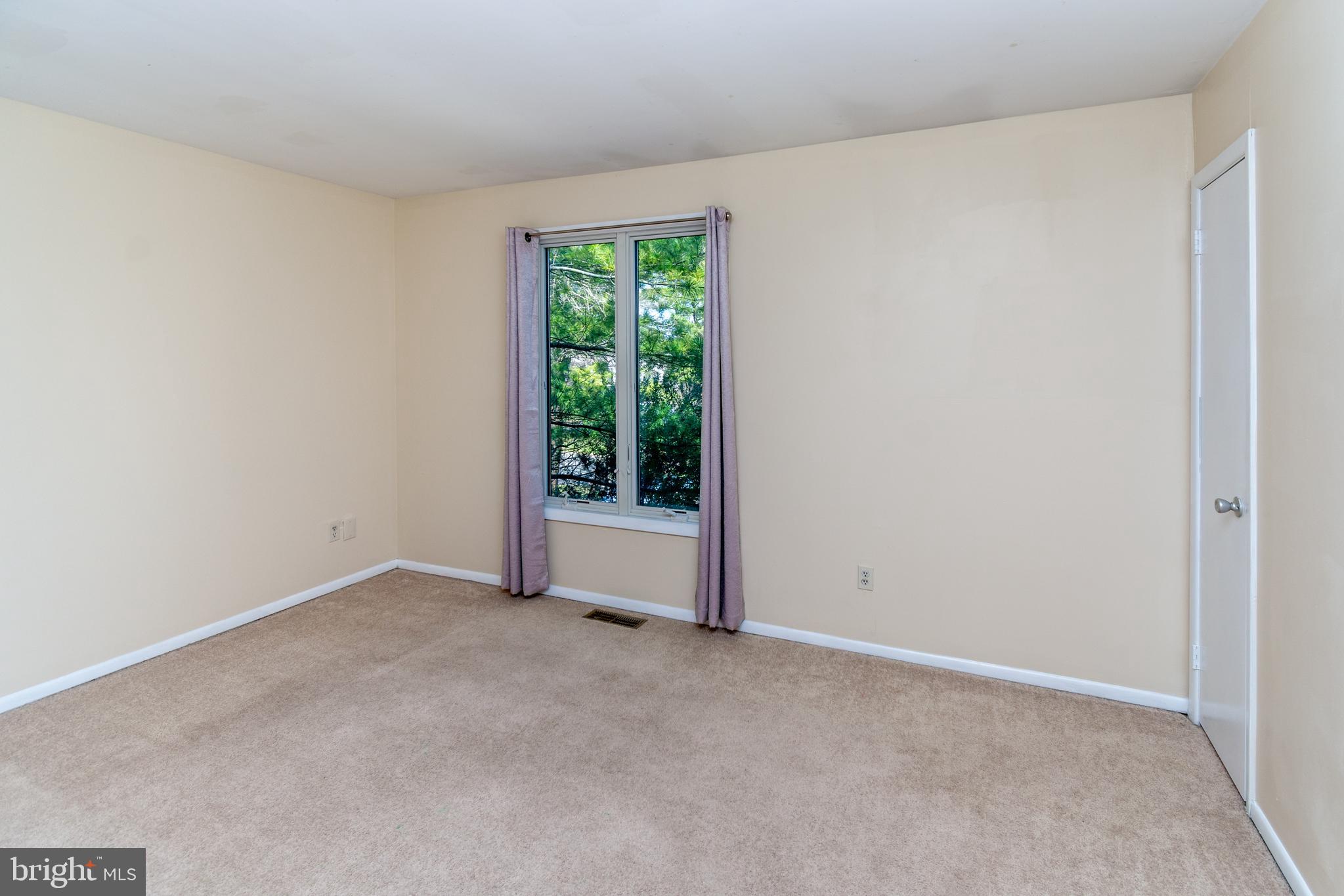 VILLAGE II - Residential Lease