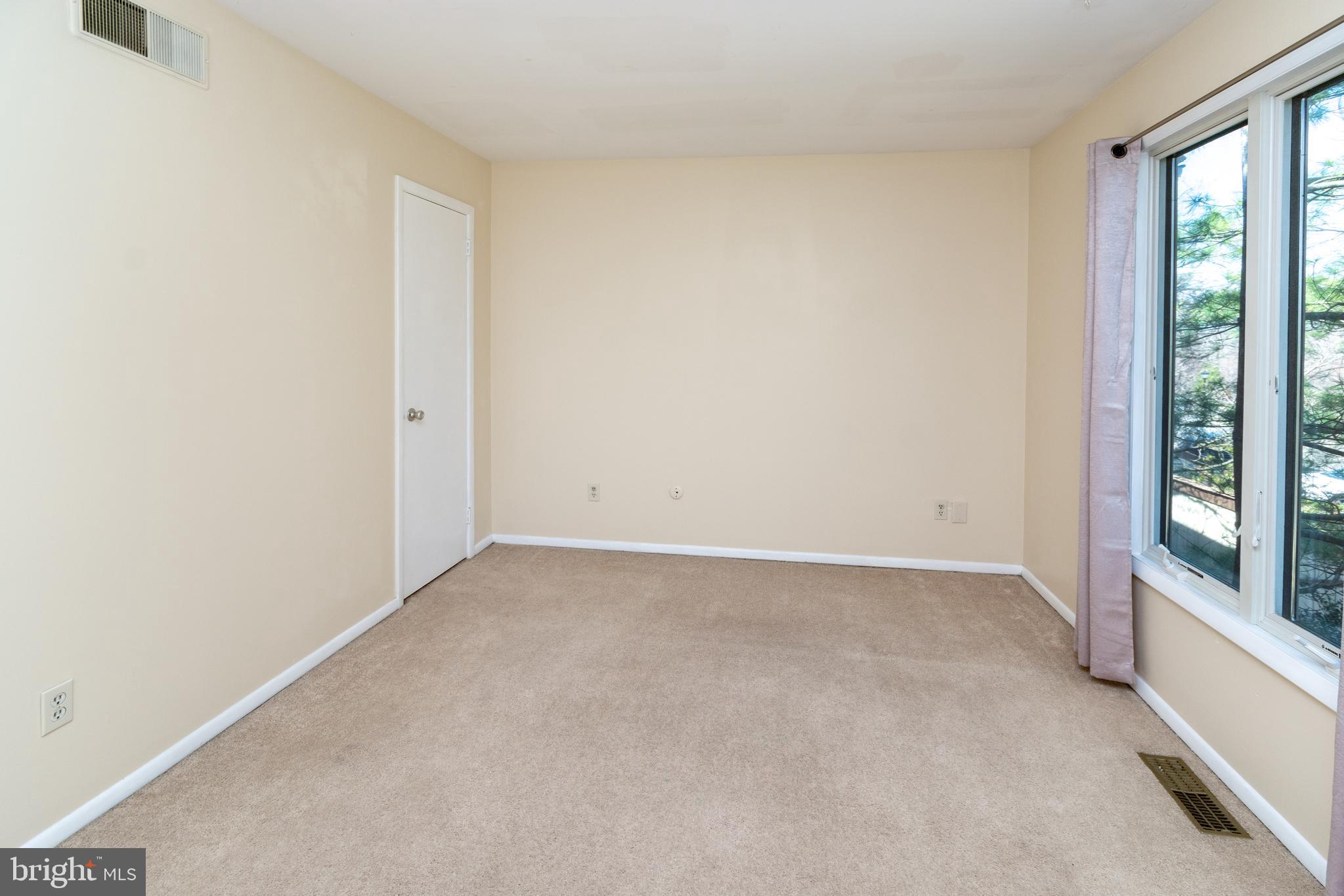 VILLAGE II - Residential Lease