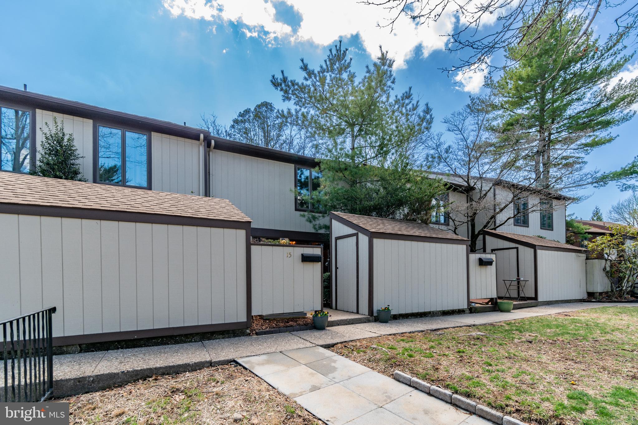 VILLAGE II - Residential Lease