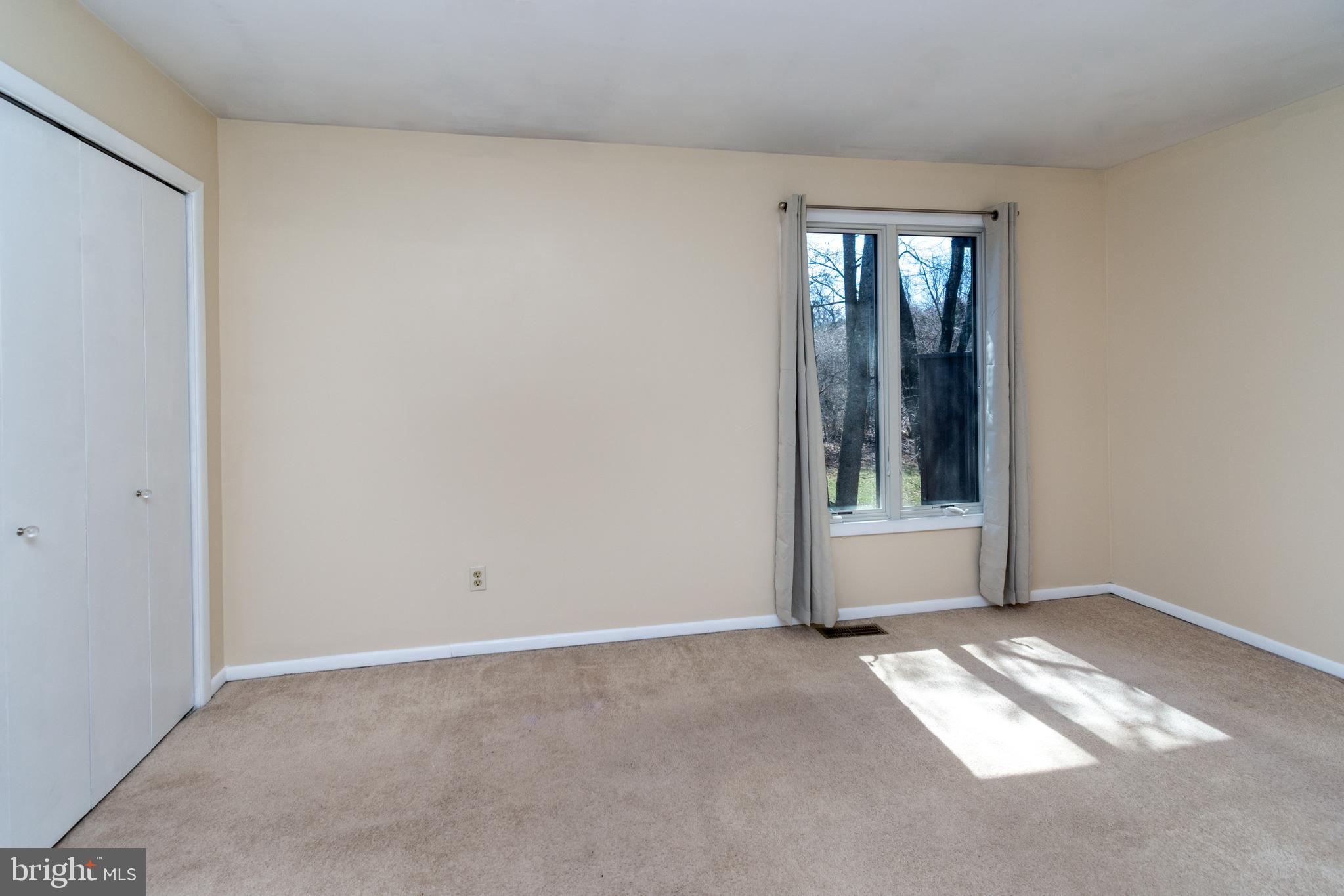 VILLAGE II - Residential Lease